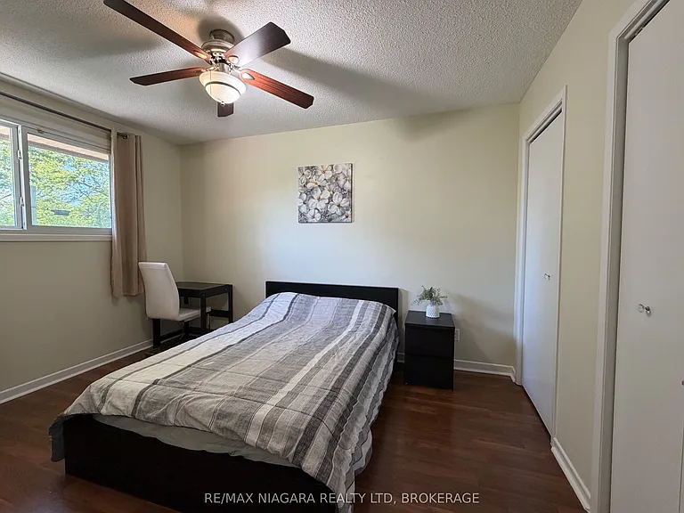 27 Nottingham Ct #UPPER — Photo 11