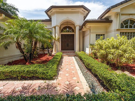 3rd image of 10251 N Lake Vista Circle