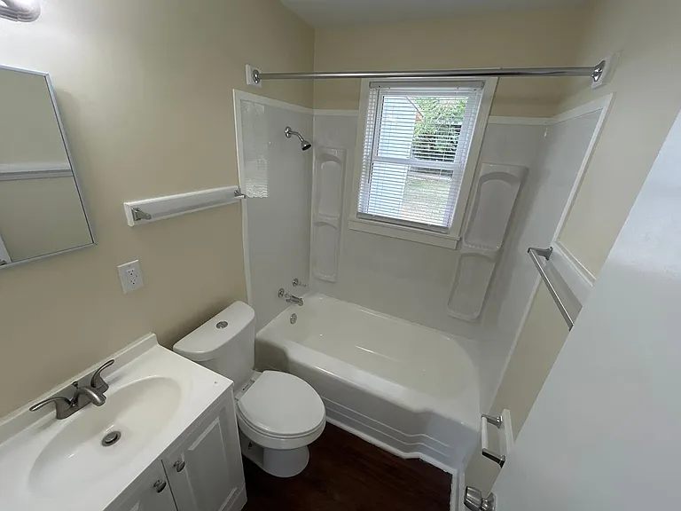 999 Seminole Dr #A & B — Photo 15