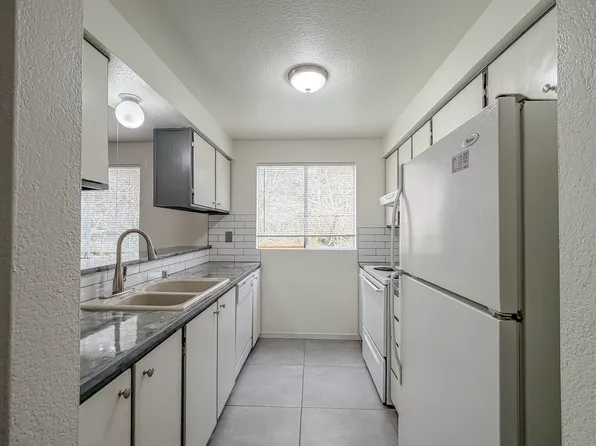 20421 28th Ave W, Lynnwood, WA