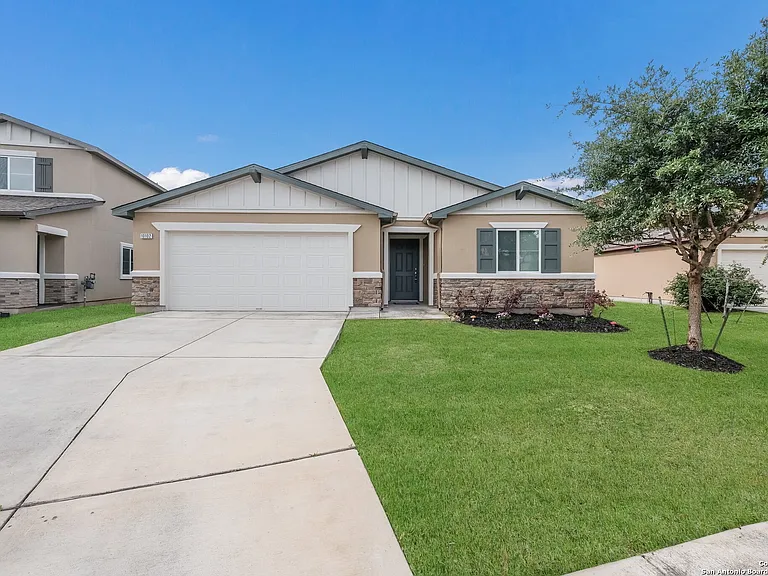 10102 Relic Oaks — Photo 1