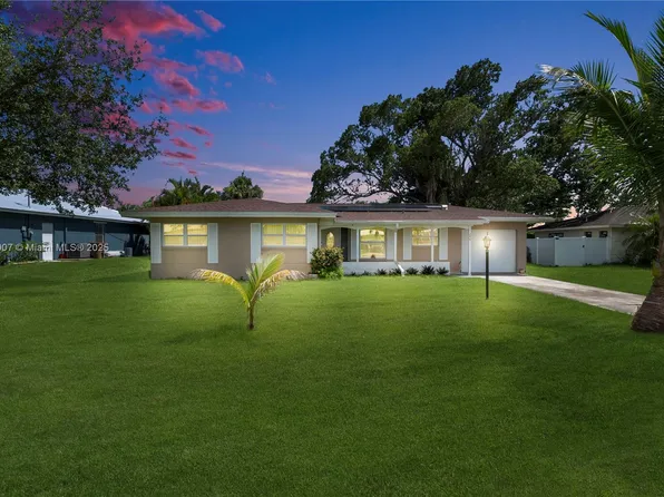 246 SE 44th St, Cape Coral, FL 33904