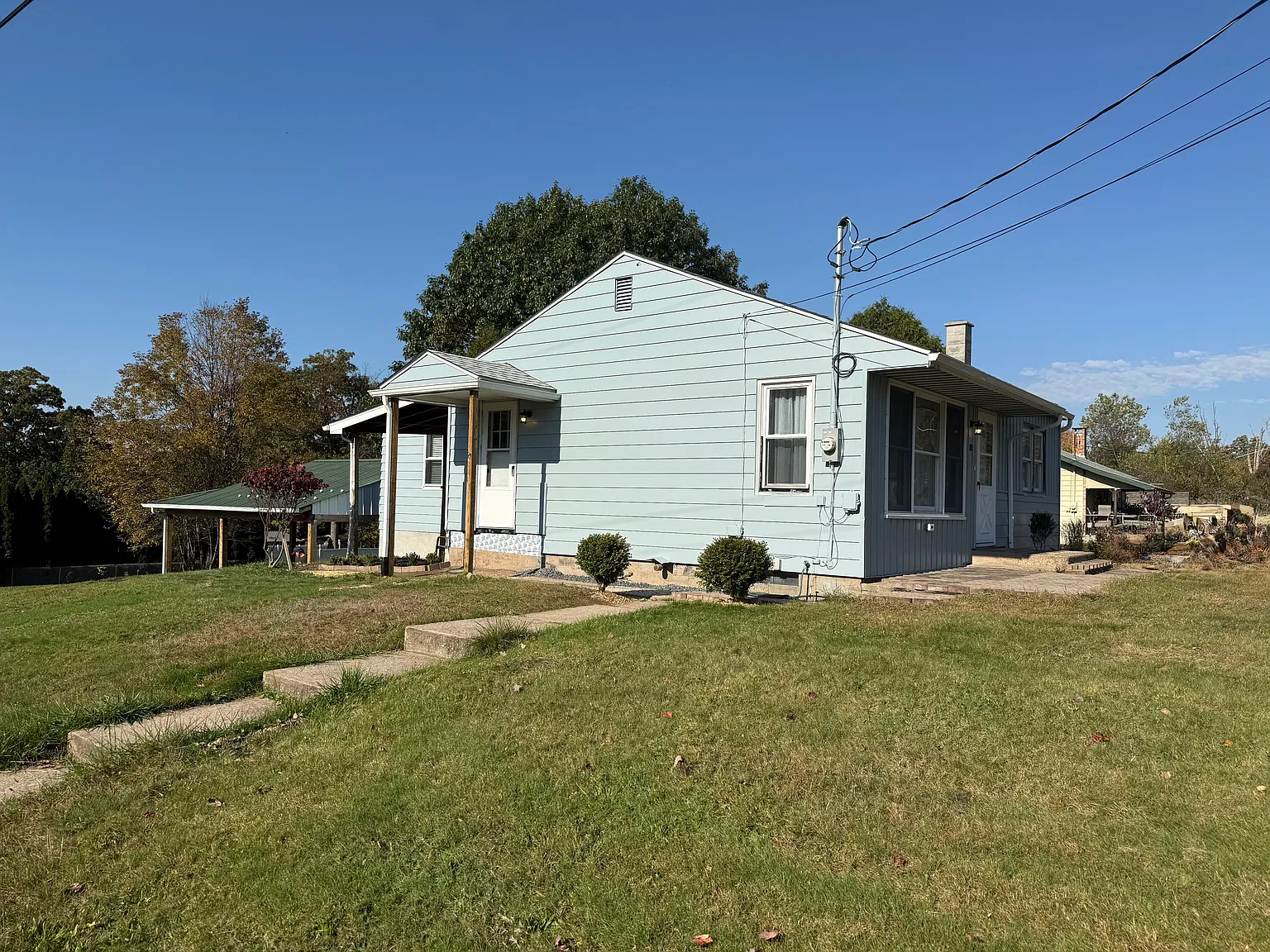 4 bed, 1138 sqft, $1,800 — Photo 2