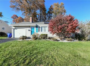 82 Oakdale St, Wethersfield, CT 06109