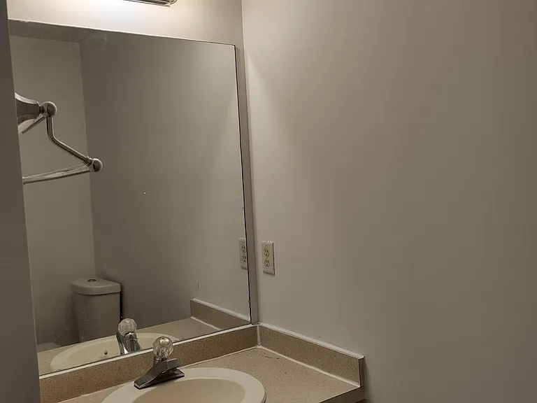 203 Westchester Cir — Photo 6