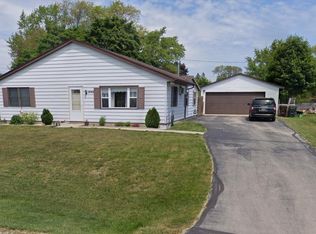 9742 Saratoga Dr, Caledonia, WI 53108