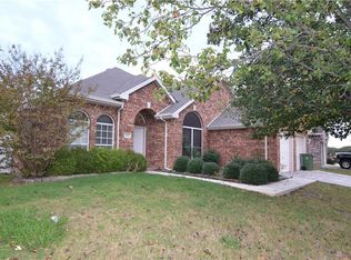611 E Lynn Creek Dr, Arlington, TX 76002