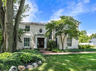 1215 Brookwood St, Birmingham, MI 48009