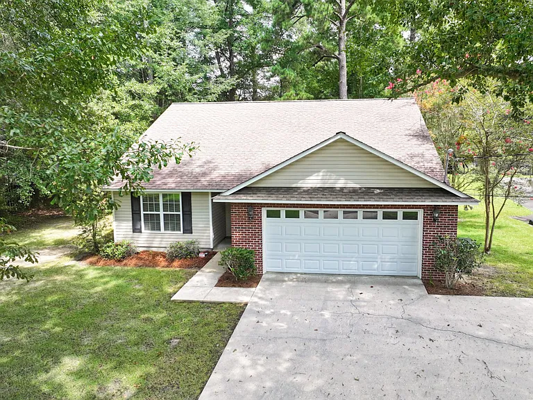119 Celeste Ct — Photo 4