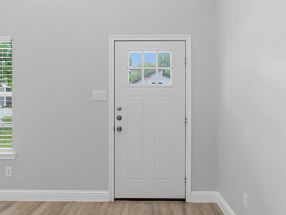 2nd image of 2211 Henry St