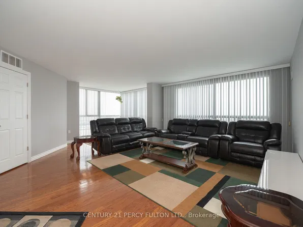 5 Concorde Pl #1805, Toronto, ON M3C 3M8