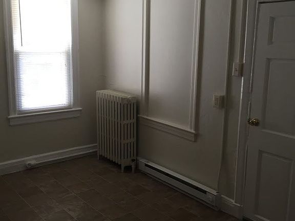 5th image of 30 N Mulberry St