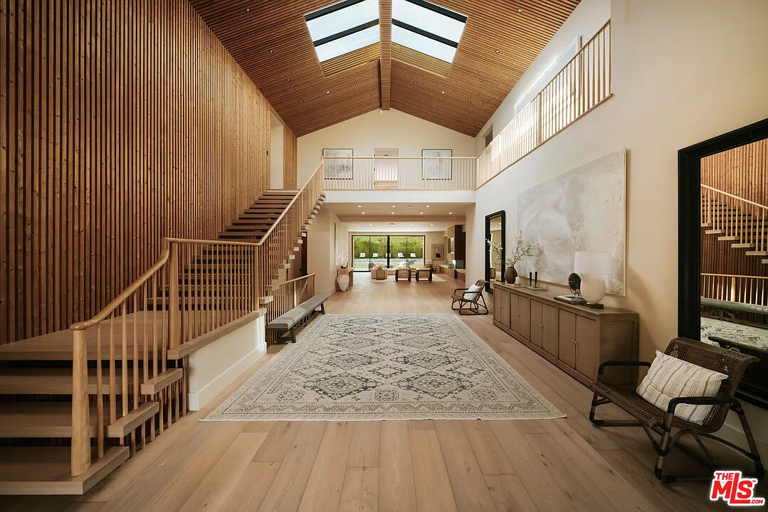 7 bed, 11.0 bath, 16329 sqft, $75,000 — Photo 3
