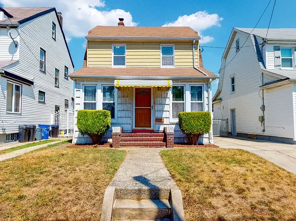 89-75 216th St, Queens Village, NY 11427