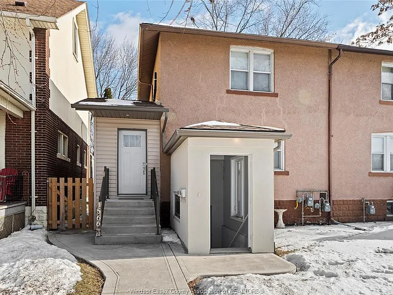 1566 Bruce Ave #UPPER — Photo 2