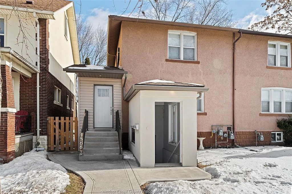 Building Photo - 1566 Bruce Ave #UPPER