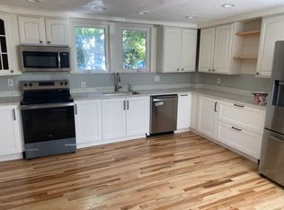 380 Central St #1, Foxboro, MA 02035