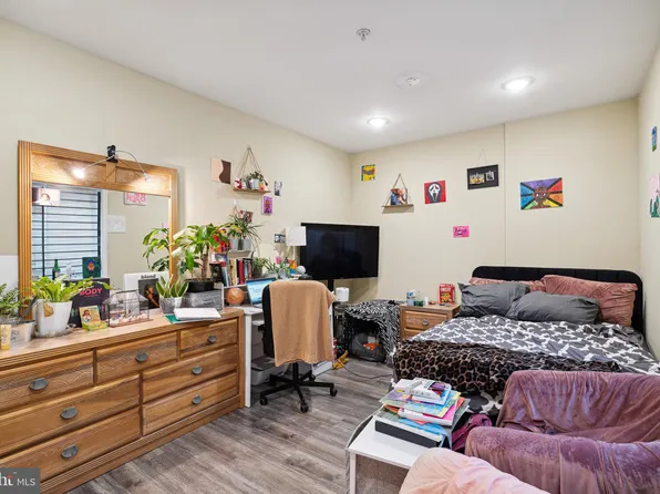 1611 N 17th St, Philadelphia, PA