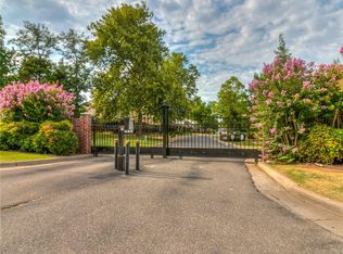 2916 Village Cir, Edmond, OK 73013