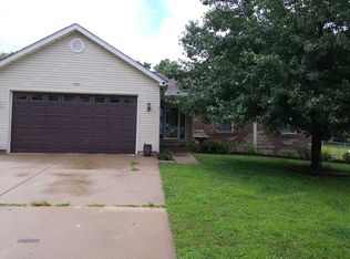 401 N Washington St, Desloge, MO 63601