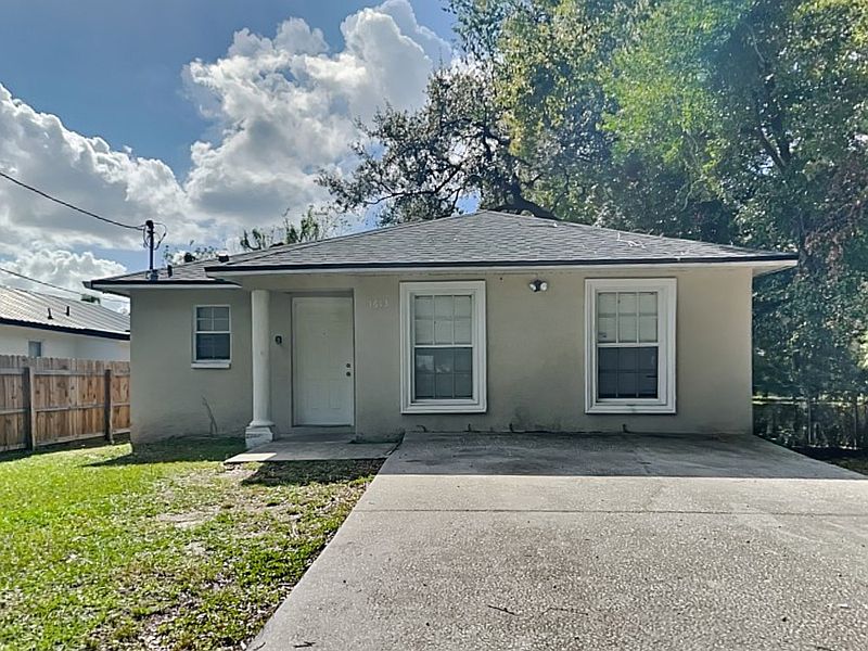 1st image of 1613 E Poinsettia Ave