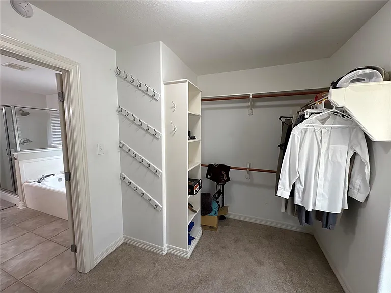308 Williamsburg Ave — Photo 18