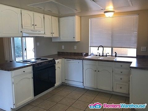 3rd image of 3239 E El Moro Cir