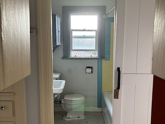 5th image of 478 Stow Ave