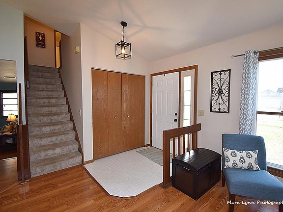 3rd image of 204 Mistwood Ln