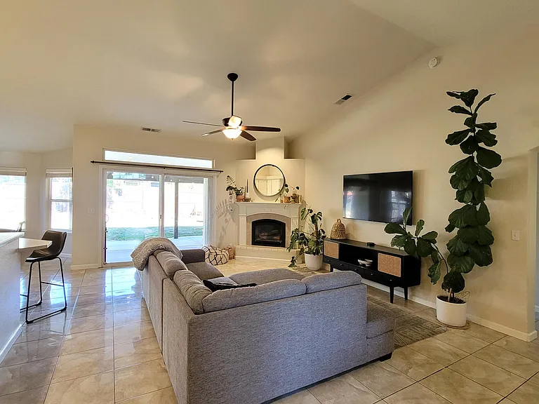 3008 Coach Lite Dr — Photo 4