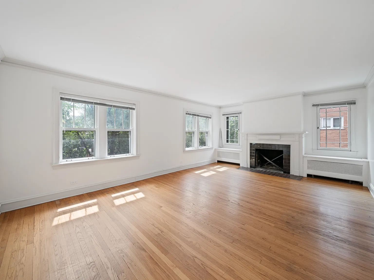 721 Foster St — Photo 1