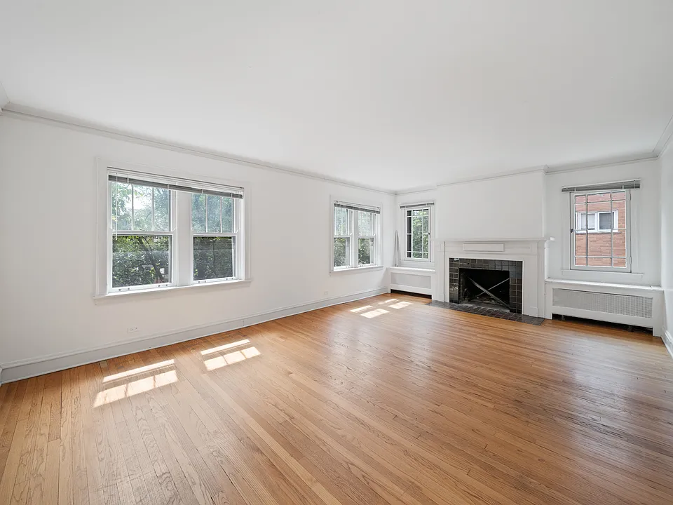 721 Foster St #2W