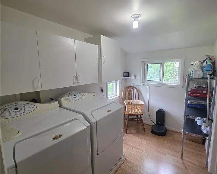306 Ione St — Photo 8