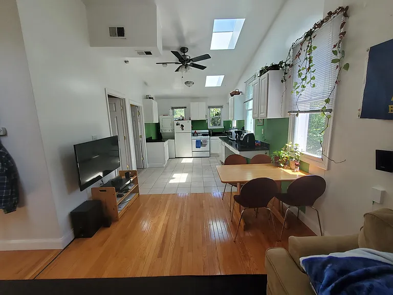 4315 River Rd NW #5 — Photo 1