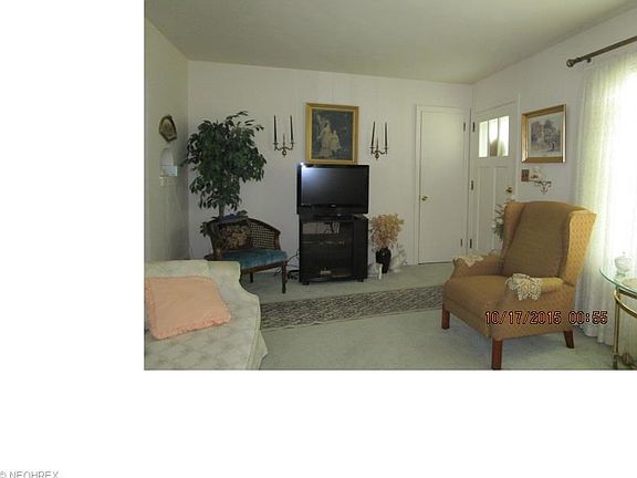 4th image of 1925 Bonnie Brae Ave NE