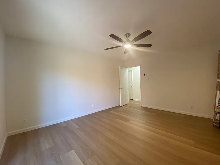 162 Roosevelt Ave — Photo 28