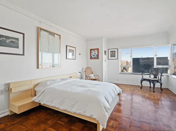 425 East 58th Street image 7 of 22