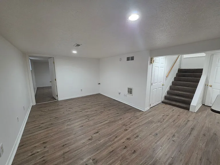 398 E South St — Photo 9