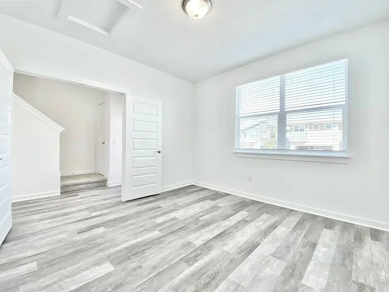 7925 Linnie Ln — Photo 9