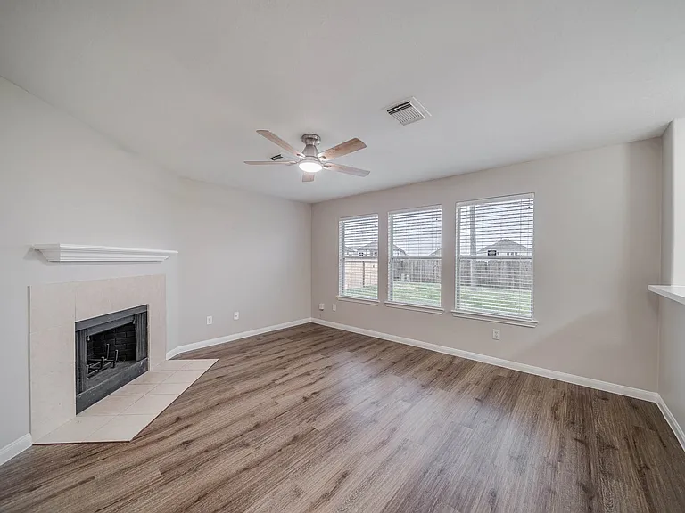 121 Rodeo Dr #121 — Photo 5