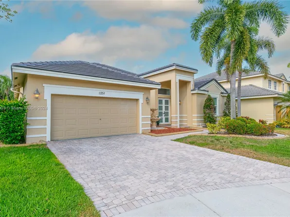 1251 Skylark Dr, Weston, FL 33327