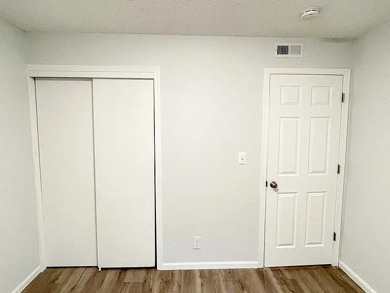 4915 Huntington Ave #6 — Photo 12
