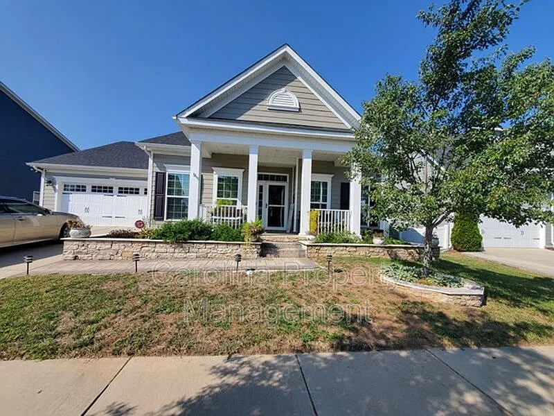11216 Vanguard Pkwy