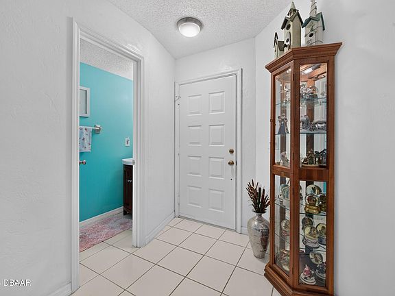 5th image of 228 Palm Sparrow Ct