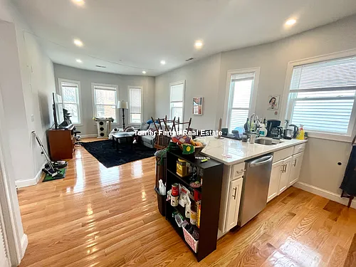 126 Cross St #5F Photo 1