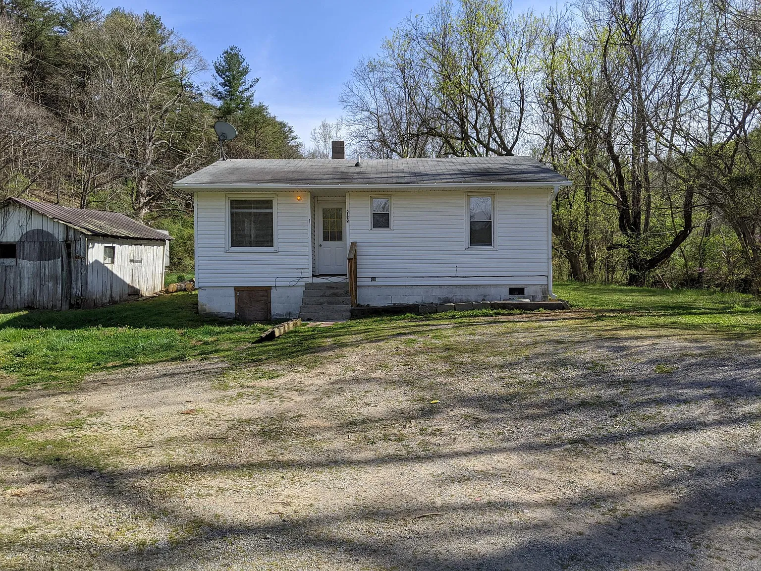2 bed, 720 sqft, $1,000 — Photo 1