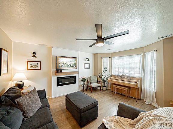 4th image of 633 Trejo St