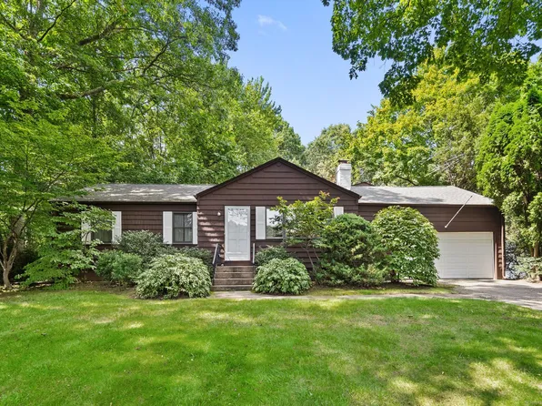 1070 Dunbar Hill Road, Hamden, CT 06514