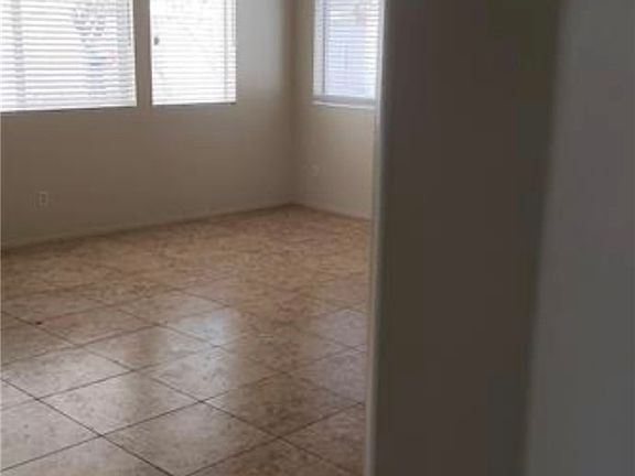4th image of 1003 Dover Glen Dr