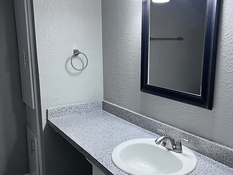 Autumn Creek Apartments — Photo 22